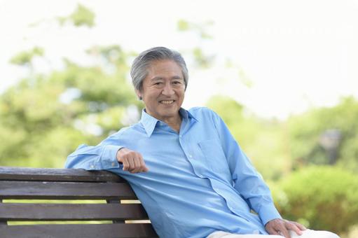 トイレが近い60代男性へ|原因と対策を解説